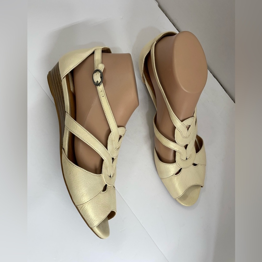Clarks Cream Women's Wedge Sandals